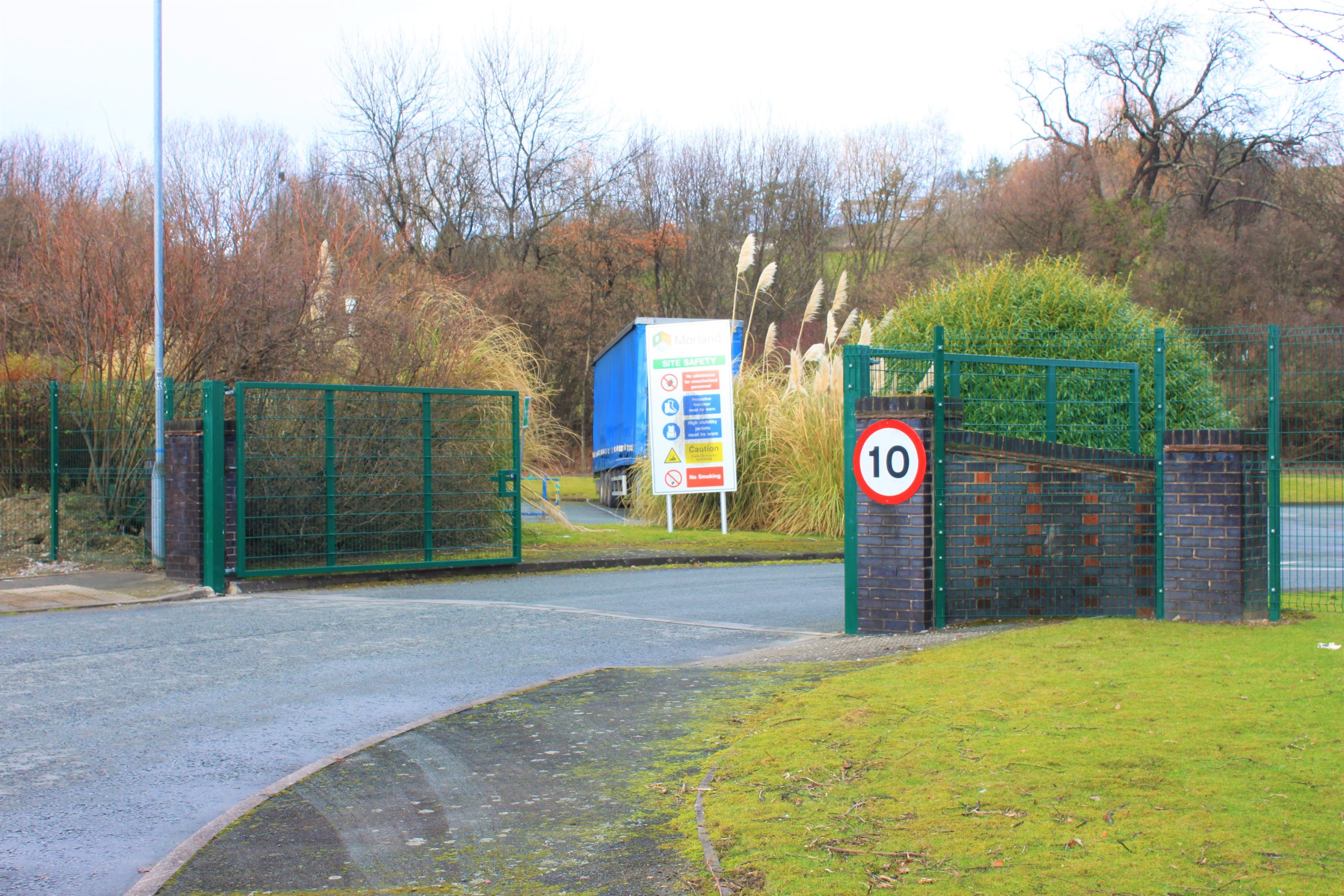 Moorland V Mesh Fencing & Gate Boundary Services.5